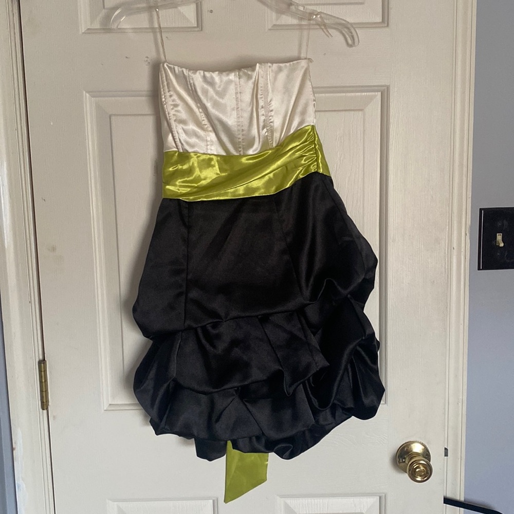 Junior’s Dress